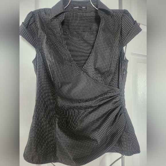 EXPRESS Square print wrap top - Picture 1 of 8